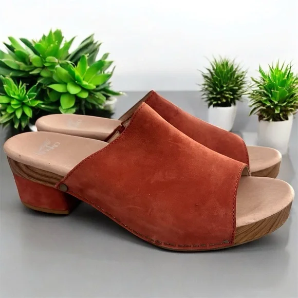 Dansko Sandals Maci Rust Coral Nubuck Leather Slip On Shoes Women - Picture 1 of 12